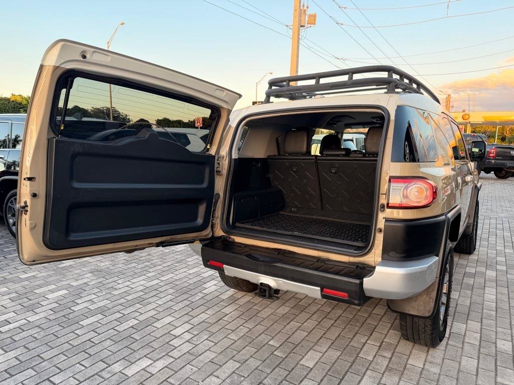 Used 2014 Toyota FJ Cruiser 4WD w/ Convenience Package image 8