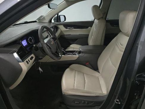 Used 2021 Cadillac XT6 Premium Luxury image 7