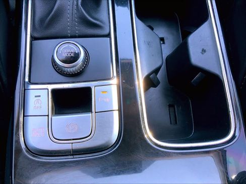 Used 2023 Kia Telluride LX image 54