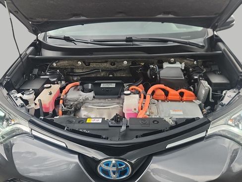 Used 2018 Toyota RAV4 XLE AWD/4WD image 5