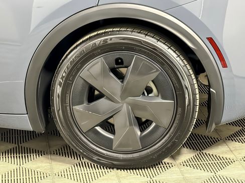 Used 2026 Toyota Prius Plug-In Hybrid image 25