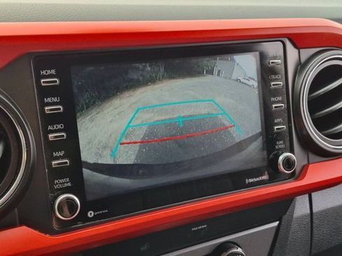 Used 2020 Toyota Tacoma TRD Off-Road AWD/4WD image 29