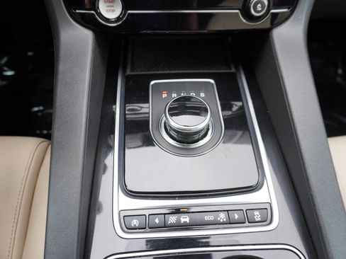 Used 2017 Jaguar F-PACE Premium AWD/4WD image 21