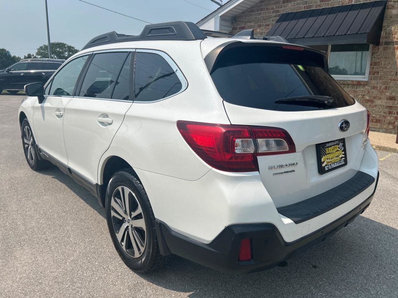 Used 2018 Subaru Outback 2.5i Limited AWD/4WD image 9