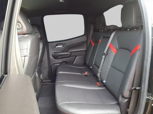 Used 2024 Chevrolet Colorado Z71 w/ Z71 Convenience Package 2 image 13