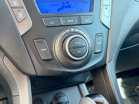 Used 2016 Hyundai Santa Fe SE w/ Option Group 02 FWD image 15