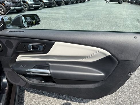 Used 2024 Ford Mustang GT Premium image 15