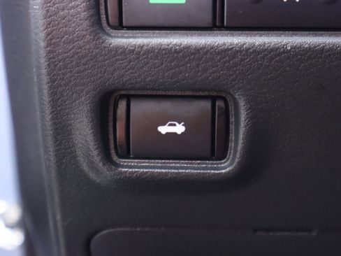Used 2025 Nissan Sentra SR FWD image 11