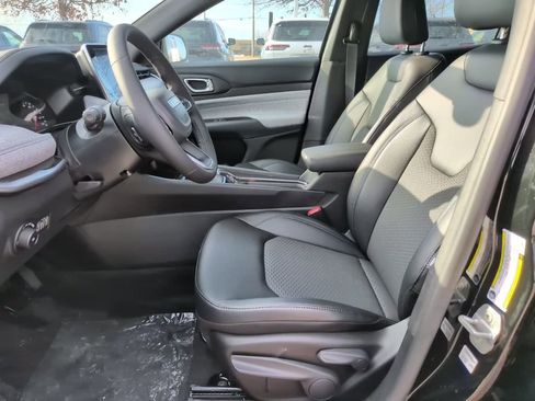 New 2026 Jeep Compass Latitude AWD/4WD image 21