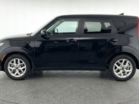 Used 2025 Kia Soul LX w/ LX Technology Package image 5