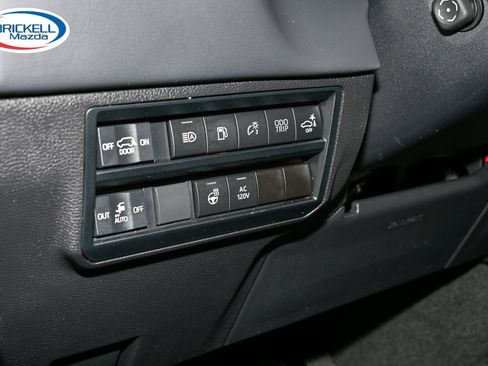 Used 2024 Toyota Sequoia Platinum AWD/4WD image 33
