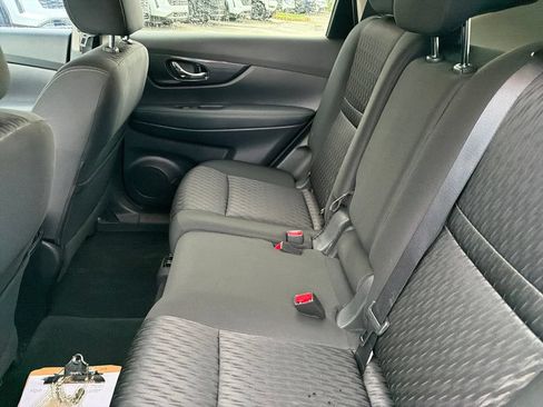 Used 2020 Nissan Rogue SV FWD image 32