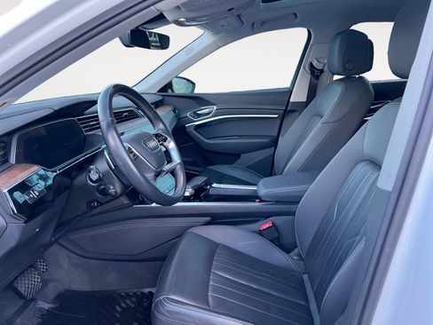 Used 2020 Audi e-tron Premium Plus image 9