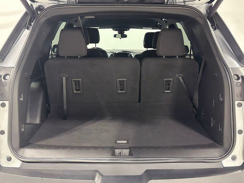 Used 2023 Chevrolet Traverse LT FWD image 5
