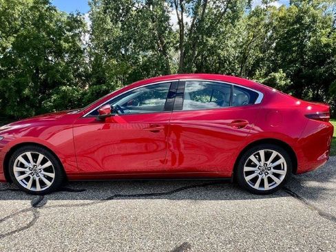 Used 2019 MAZDA MAZDA3 Sedan w/ Premium Package FWD image 3