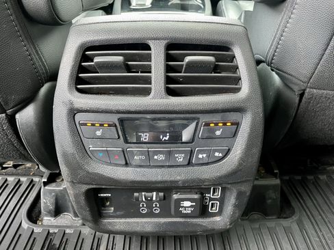 Used 2019 Honda Pilot Touring image 26