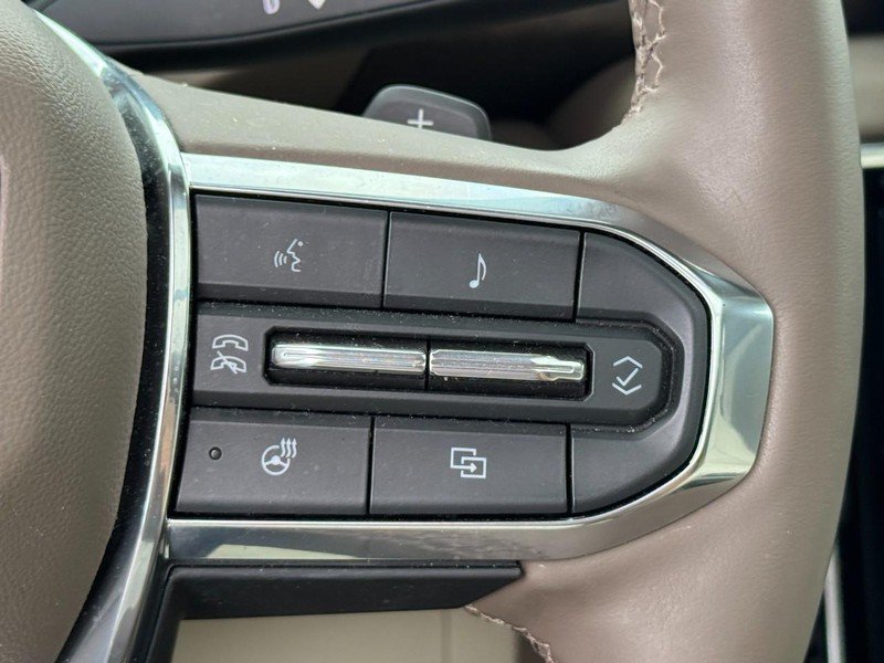 Used 2025 GMC Yukon Denali w/ Sun & Power Step Package AWD/4WD image 18