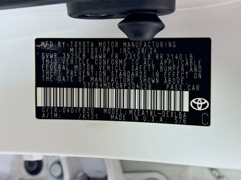 Used 2024 Toyota Corolla LE FWD image 39