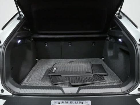 Certified 2025 Volkswagen ID.4 Pro RWD image 29