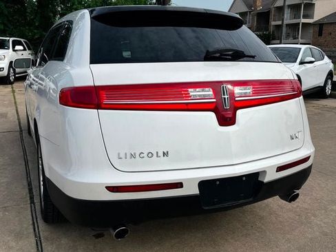 Used 2019 Lincoln MKT AWD image 9