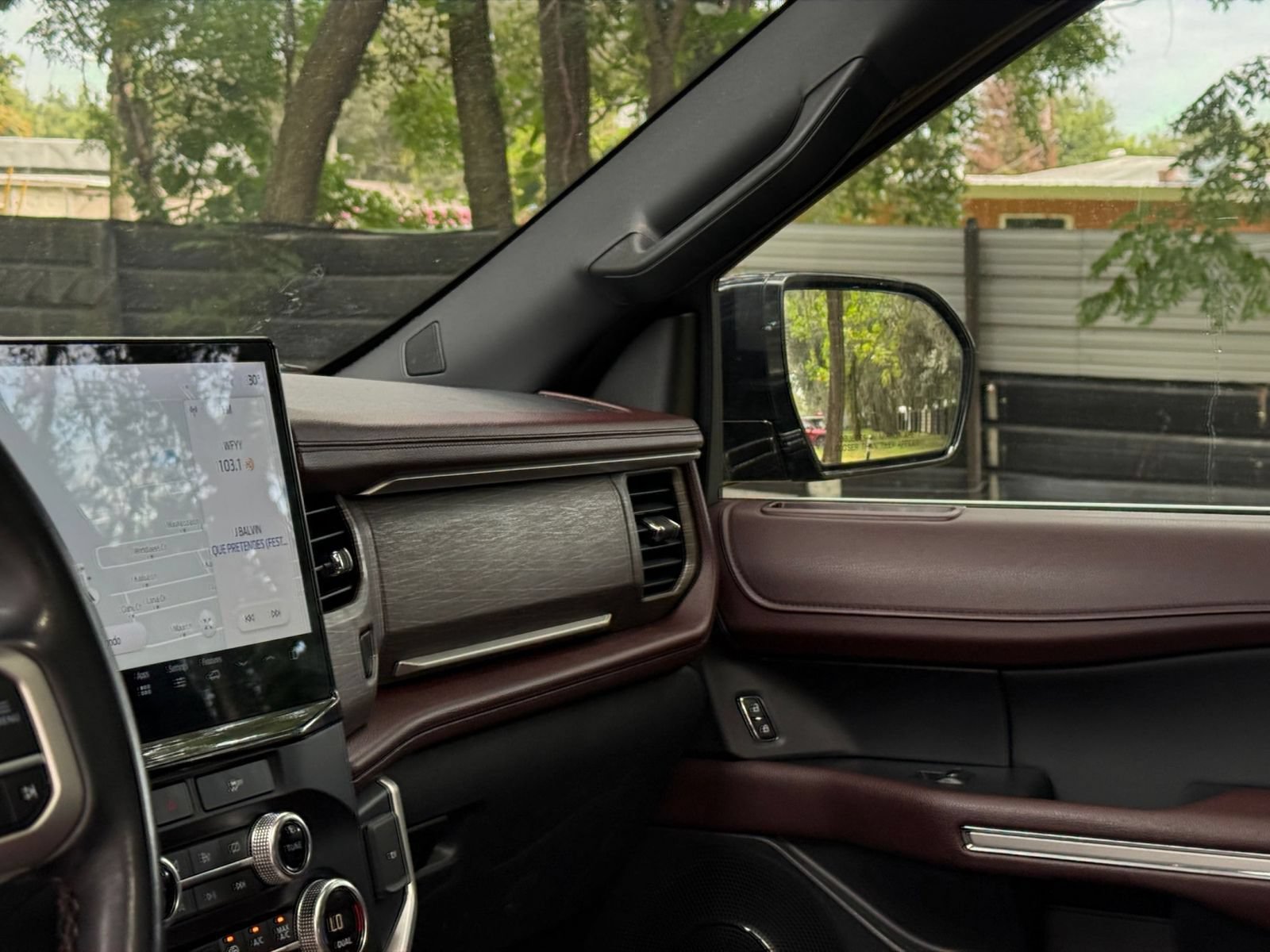 Used 2024 Ford Expedition Limited AWD/4WD image 36