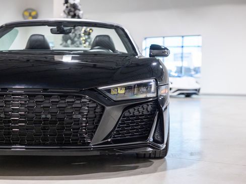 Used 2021 Audi R8 V10 w/ Premium Package image 20