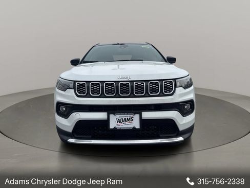 Used 2025 Jeep Compass Limited AWD/4WD image 2
