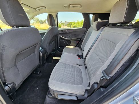 Used 2022 Ford Escape SE FWD image 18