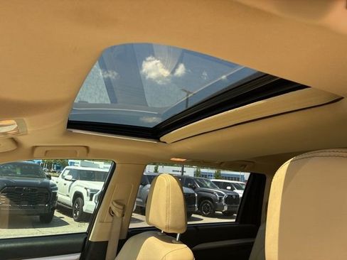 Used 2018 Toyota Highlander XLE FWD image 5