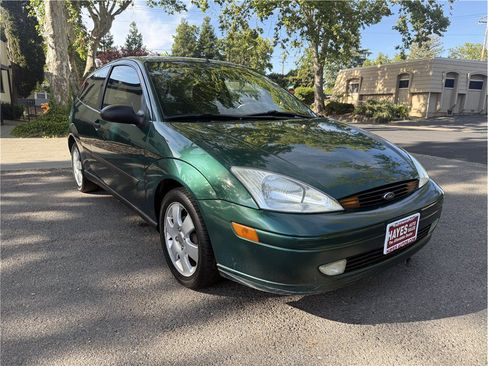 Used 2001 Ford Focus ZX3 Hatchback FWD image 7