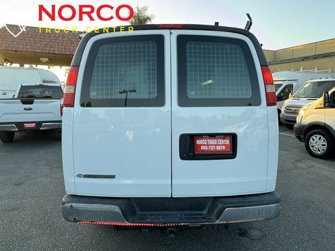 Used 2014 Chevrolet Express 2500 image 9