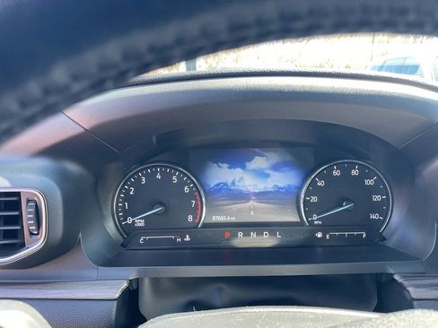 Used 2022 Ford Explorer Limited image 12