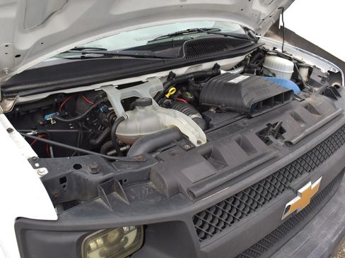 Used 2006 Chevrolet Express 3500 RWD image 61