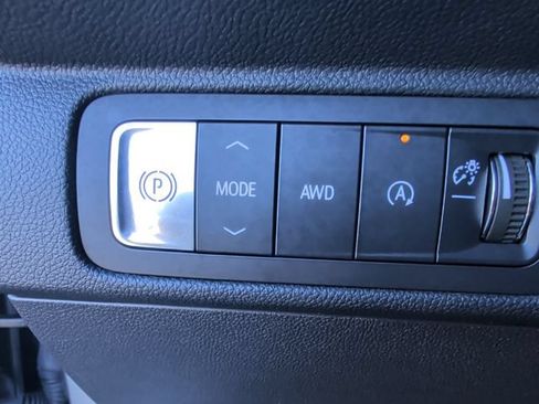 Used 2026 Chevrolet Traverse Z71 w/ LPO, Floor Liner Package AWD/4WD image 33
