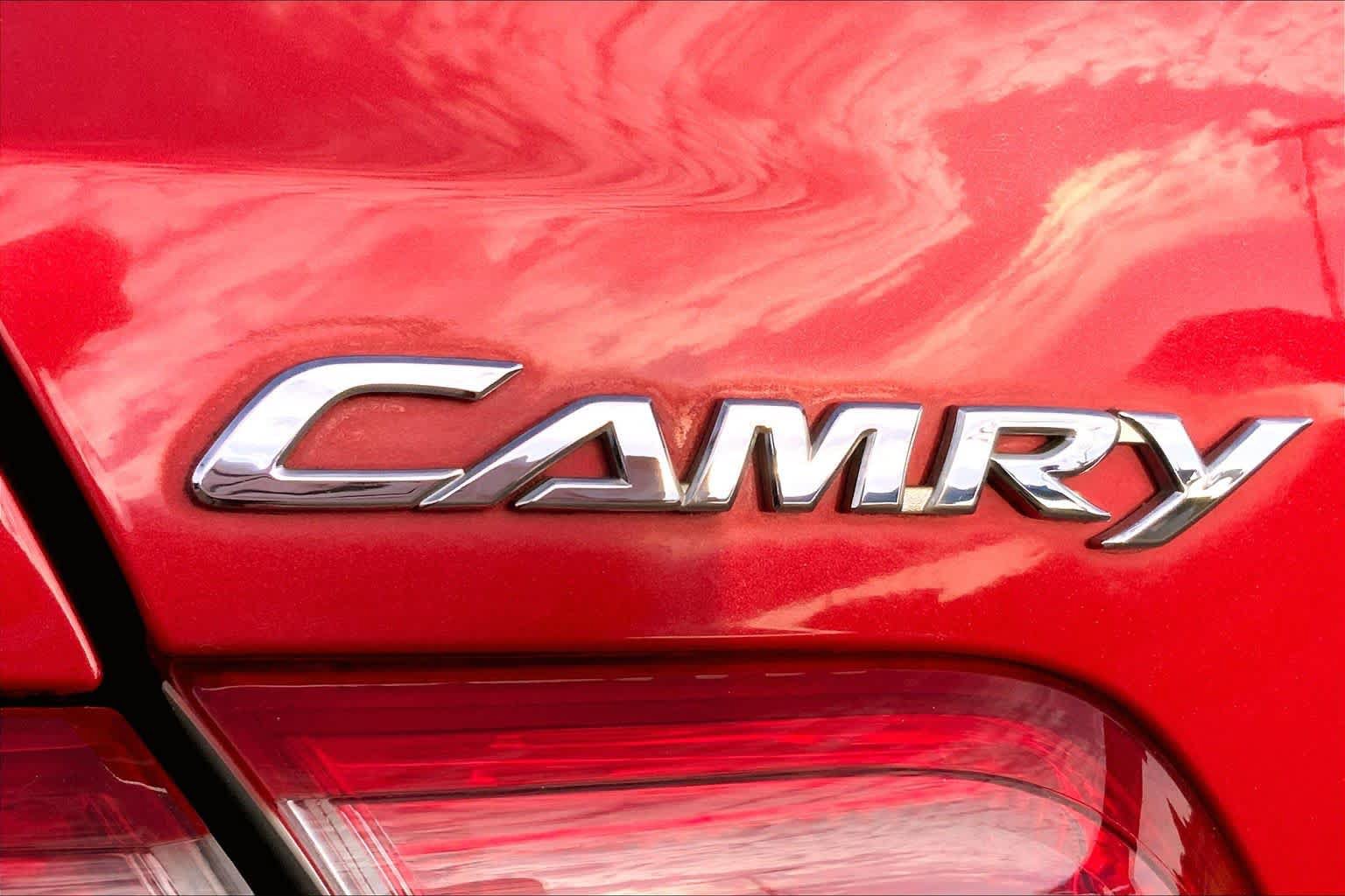 Used 2010 Toyota Camry LE FWD image 25