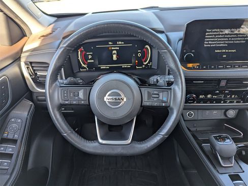 Used 2021 Nissan Rogue Platinum image 23