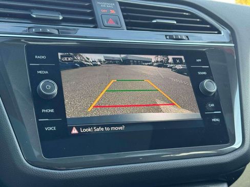 Used 2023 Volkswagen Tiguan SE image 29