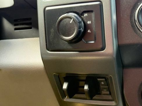 Used 2022 Ford F350 XLT w/ XLT Premium Package AWD/4WD image 23