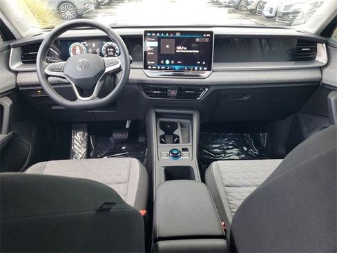 Certified 2025 Volkswagen Tiguan S image 11