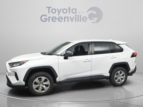 Certified 2022 Toyota RAV4 LE FWD image 4