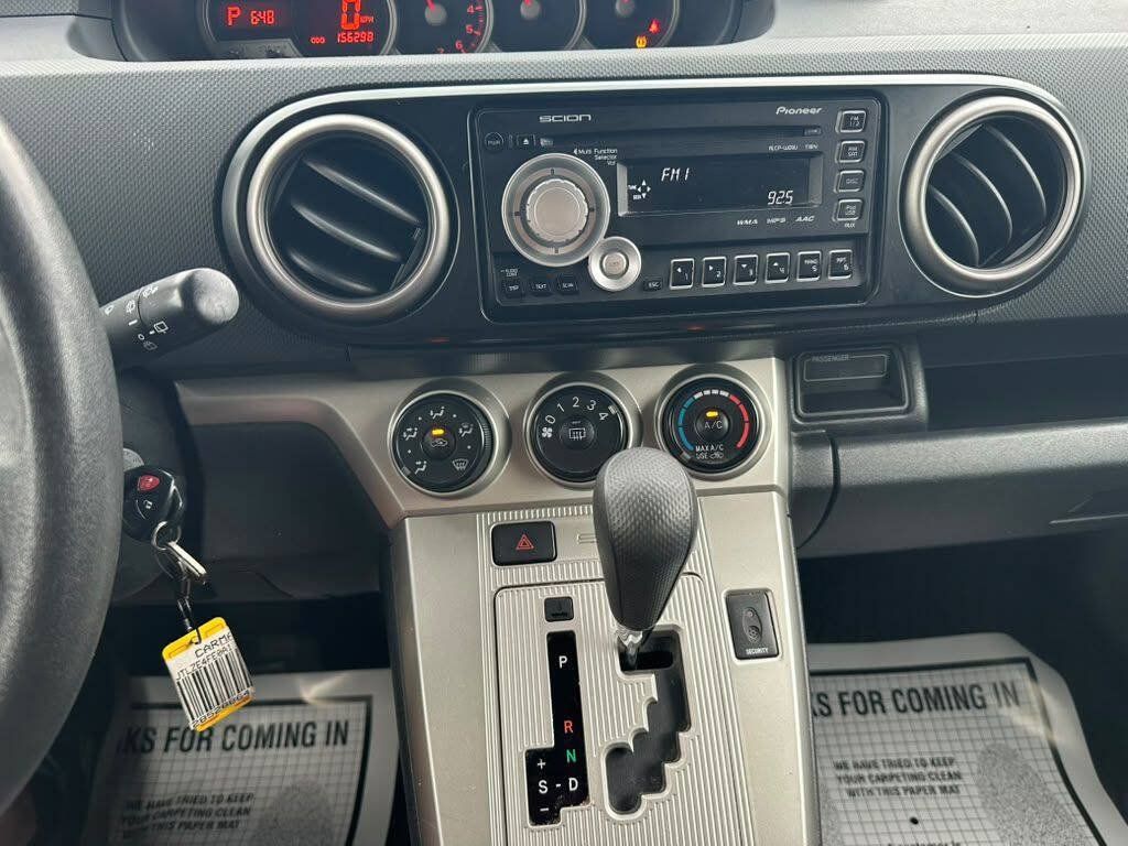 Used 2010 Scion xB FWD image 16