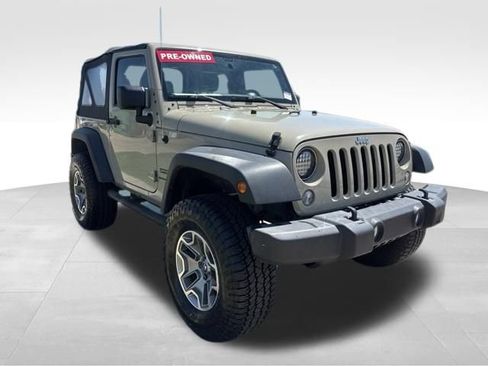 Used 2018 Jeep Wrangler Sport w/ Connectivity Group AWD/4WD image 5