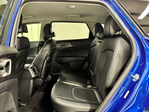 Used 2025 Kia Sportage EX FWD image 20