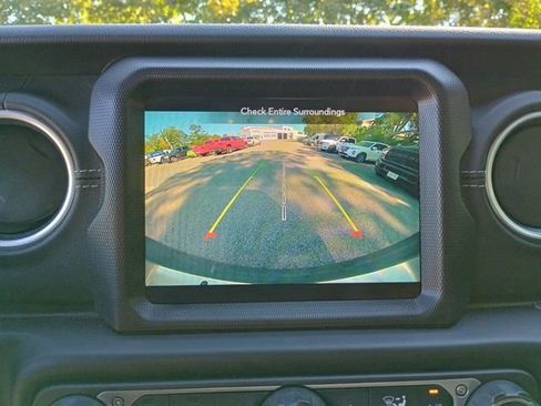 Used 2022 Jeep Wrangler Unlimited Sahara w/ LED Lighting Group image 33