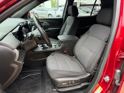 Used 2023 Chevrolet Traverse LT FWD image 11