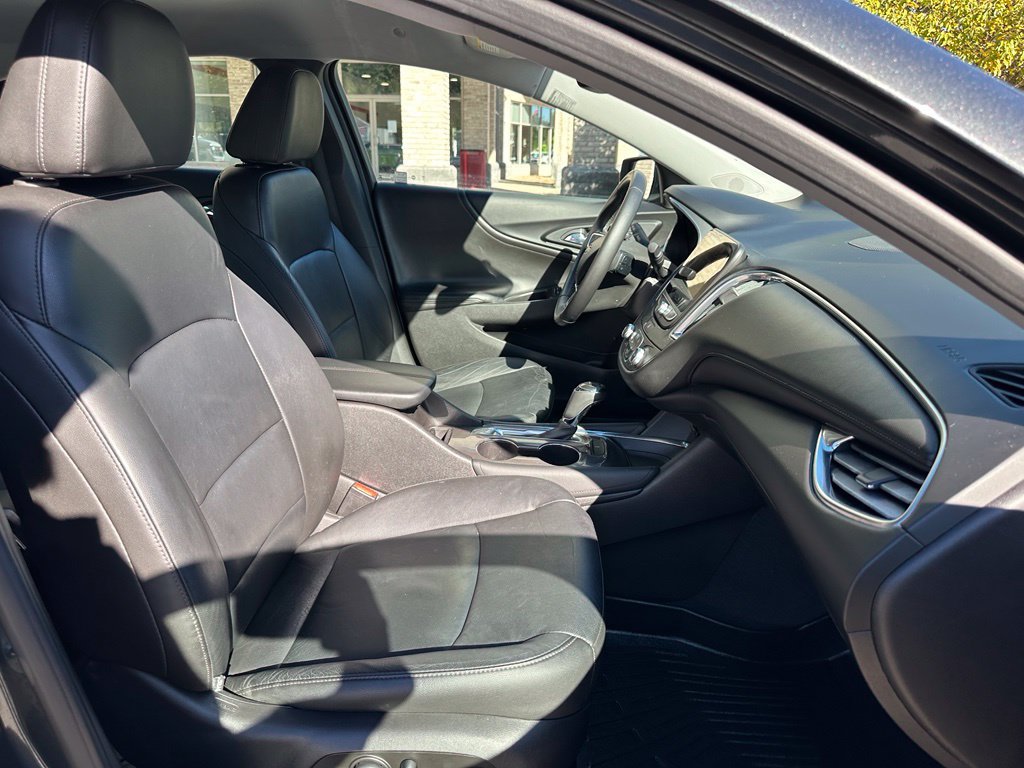 Used 2016 Chevrolet Malibu LT w/ Leather Package FWD image 30