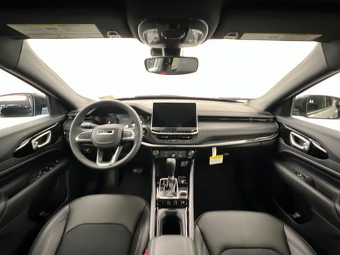 New 2026 Jeep Compass Latitude AWD/4WD image 9