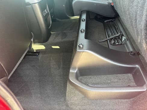 Used 2018 Chevrolet Colorado Z71 AWD/4WD image 35