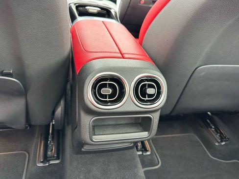 Used 2024 Mercedes-Benz GLC 43 AMG 4MATIC image 29