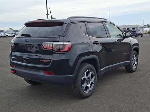 Certified 2022 Jeep Compass Trailhawk w/ Sun and Sound Group AWD/4WD image 6